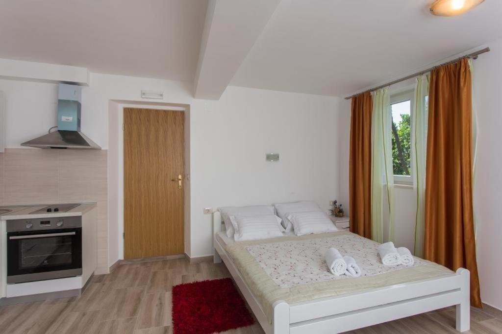 Apartments Anka Тръстено Екстериор снимка